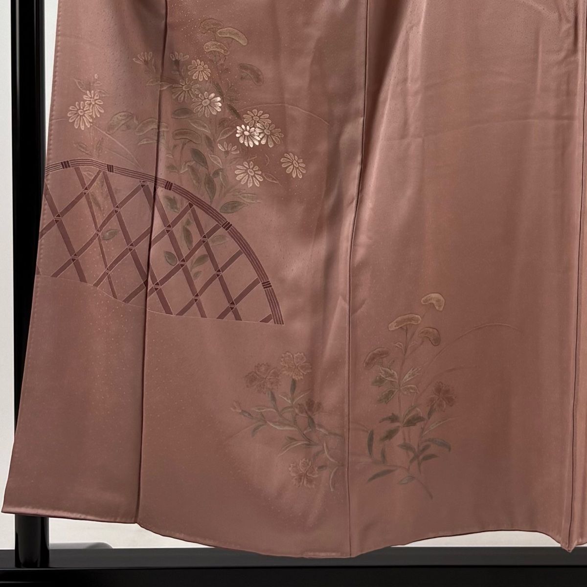 付下げ 身丈155cm 裄丈61.5cm S 袷 牡丹 シルエット 金銀彩 鶯色 正絹