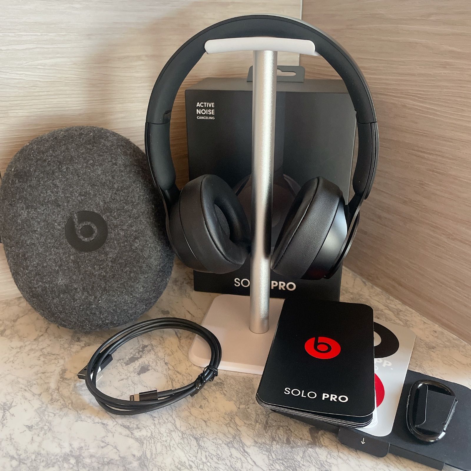 完品☆ Beats Solo Pro ブラック ワイヤレスヘッドホン-