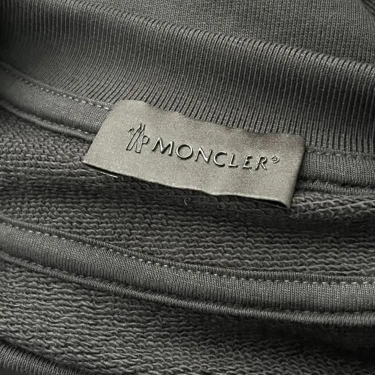 定価12万円！！☆新品未使用品☆MONCLER ダブルネックデザイン