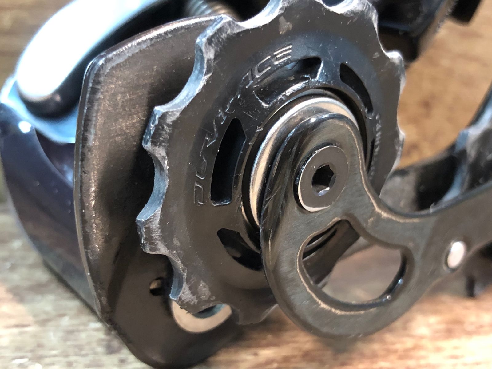 IB701 シマノ SHIMANO デュラエース DURA-ACE RD-9070 リア 