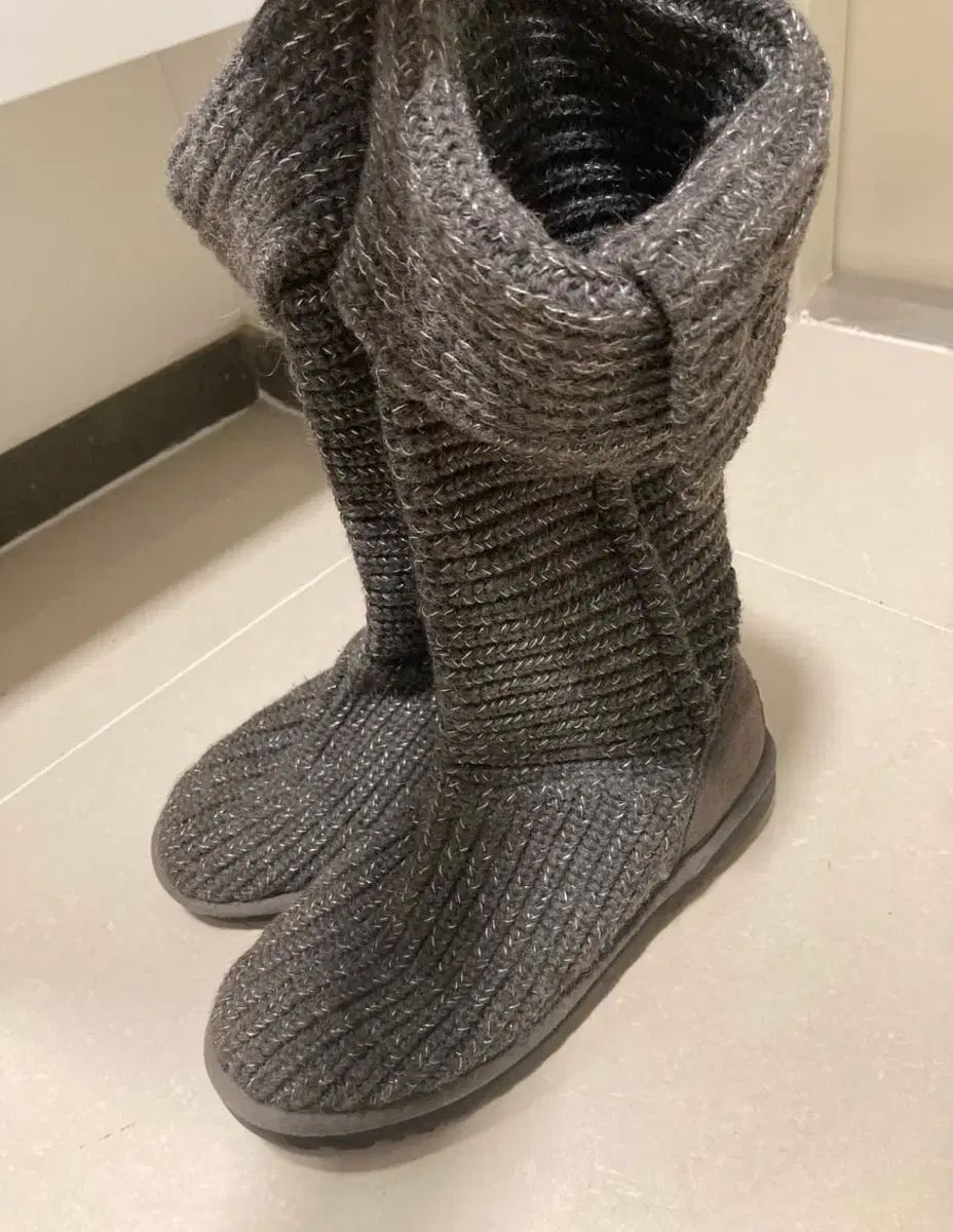 UGG アグ