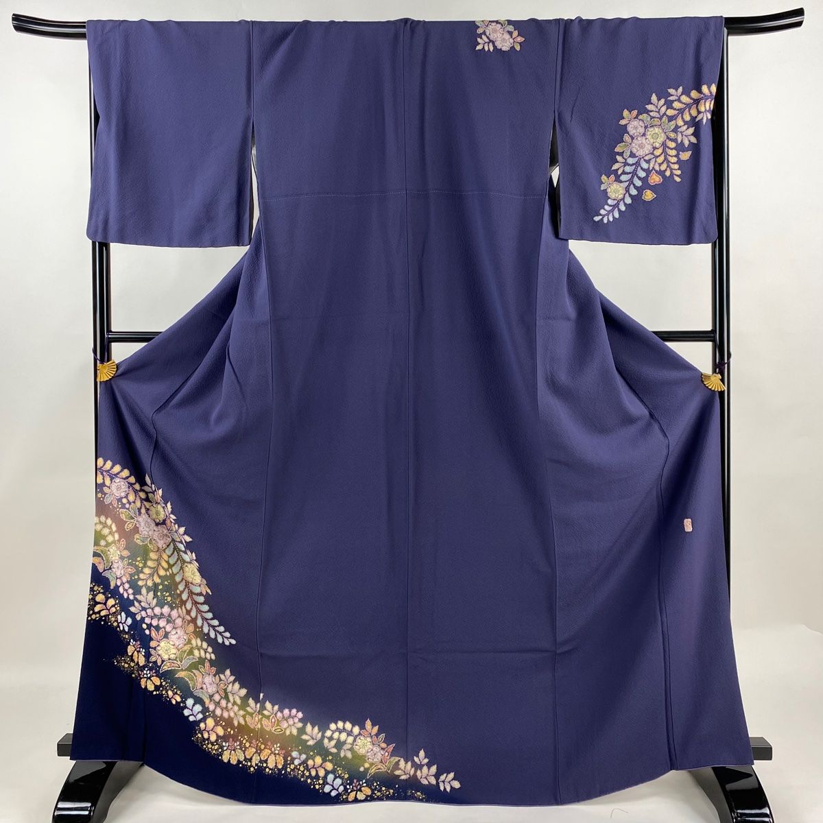 鍋島御庭焼　市川光春　本人作　最高位作　色鍋島竹梅図大花瓶　高33.5cm 鍋島御庭焼 五代 市川光春 本人作 最高峰 色鍋島竹梅図