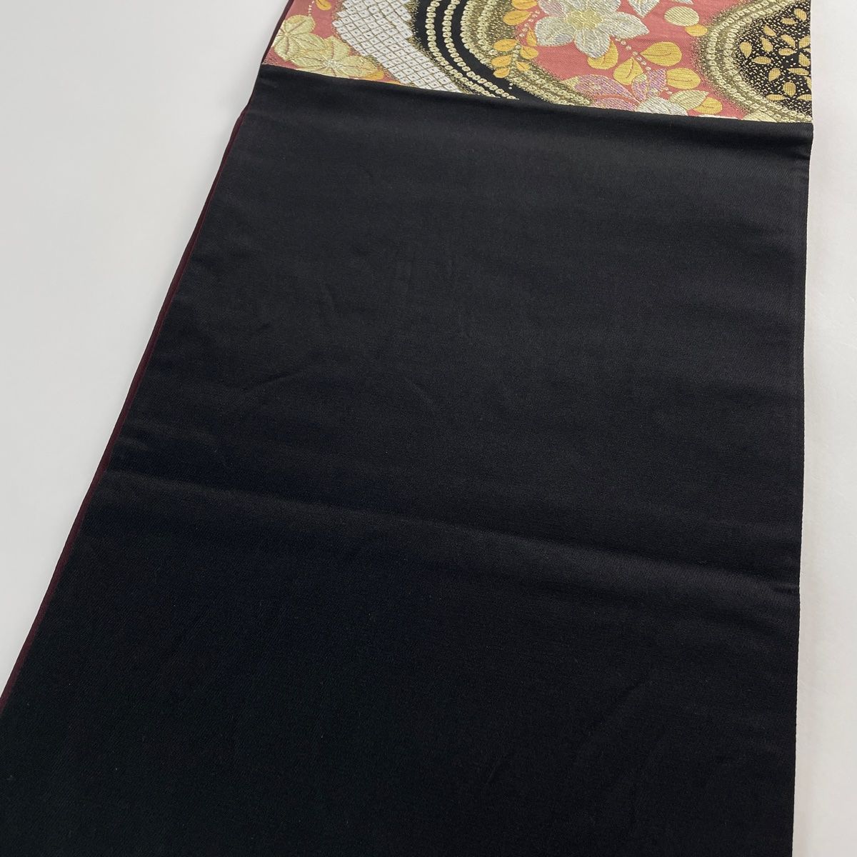 中振袖 正絹 縮緬 金銀彩 金糸 日本刺繍 花草流水 昭和レトロ アンティーク □6233□アンティーク□正絹縮緬□時代物 南天に菊桜菖蒲柄 銀糸
