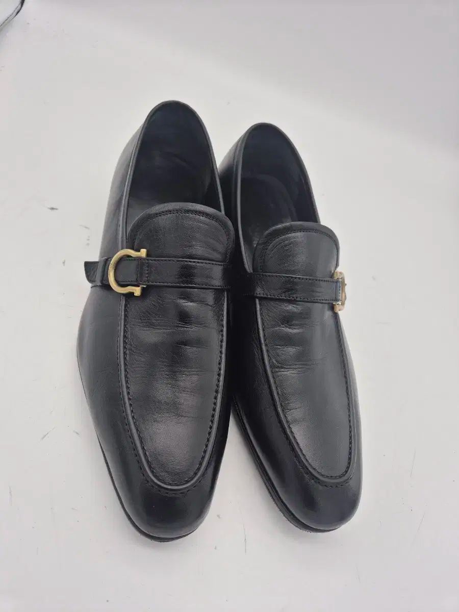 FERRAGAMO フェラガモ 黒 ガンチーニ ローファー 265 サイズ