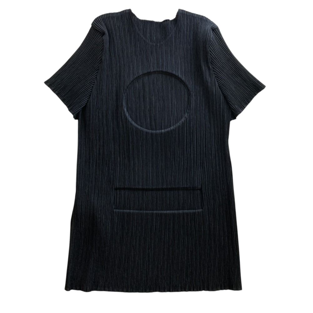 美品ISSEY MIYAKEプリーツプリーズイッセイミヤケ/ワイド半袖カットソー 美品 ISSEY MIYAKE イッセイミヤケ エンボス加工 半袖 プリーツ
