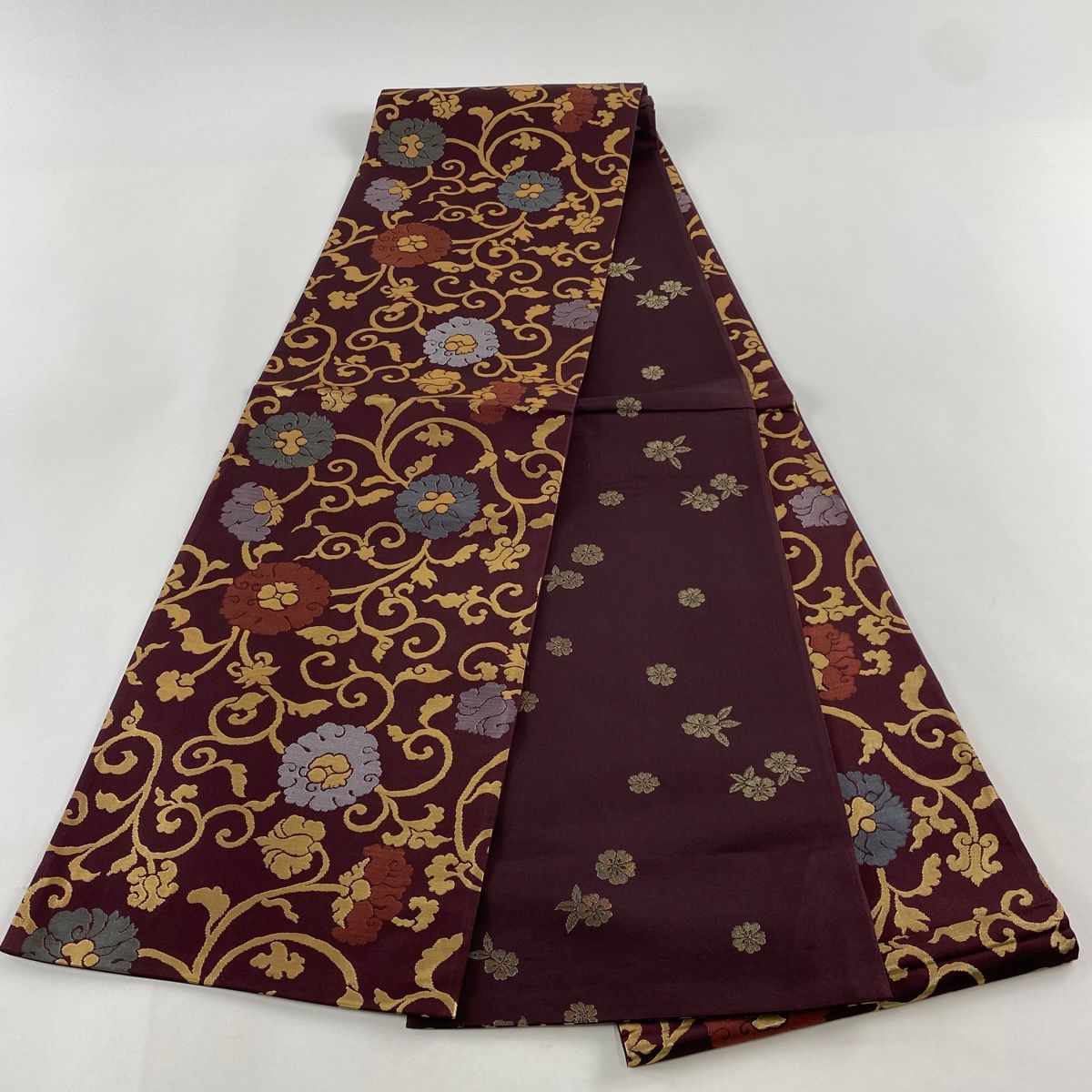 袋帯 秀品 花唐草 箔 えんじ色 全通 正絹 【中古】 - メルカリ