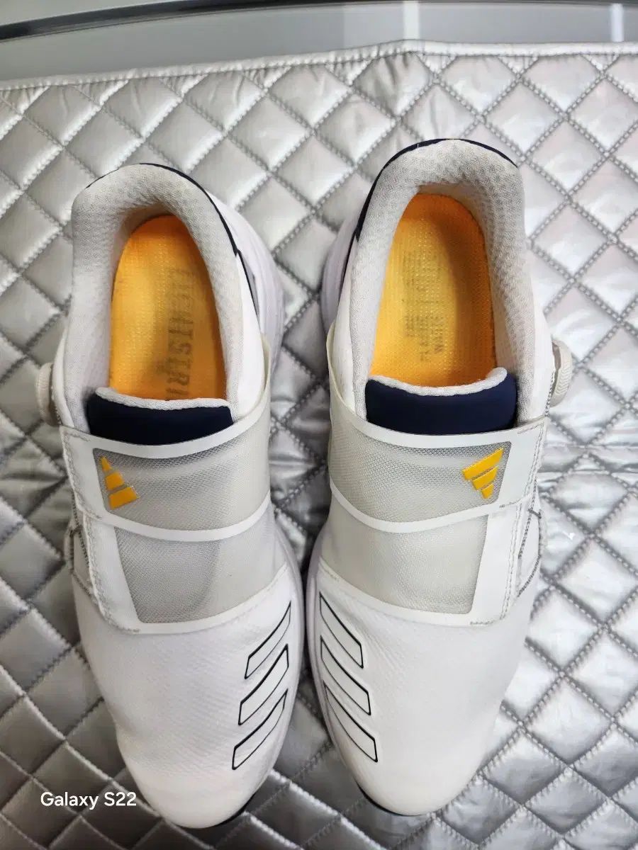adidas アディダス