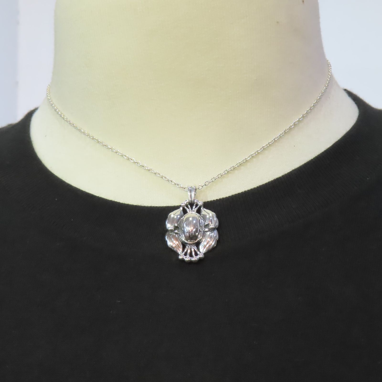   283 アーノマリノウスキー　シルバーブローチ 283 アーノマリノウスキー シルバーブローチ GEORG JENSEN 283