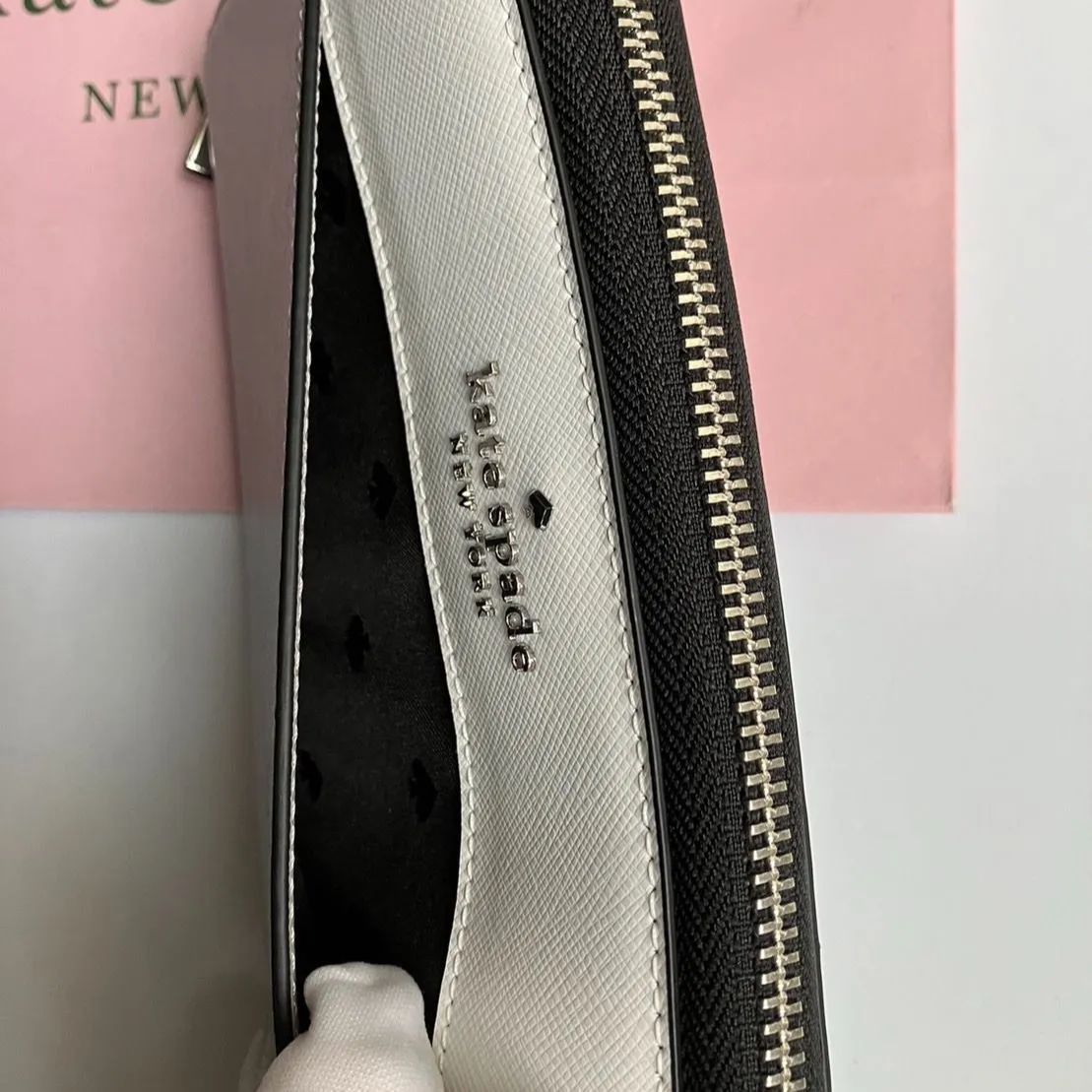 ケイトスペード（kate spade） 長財布 ラウンドファスナー 直営店購入