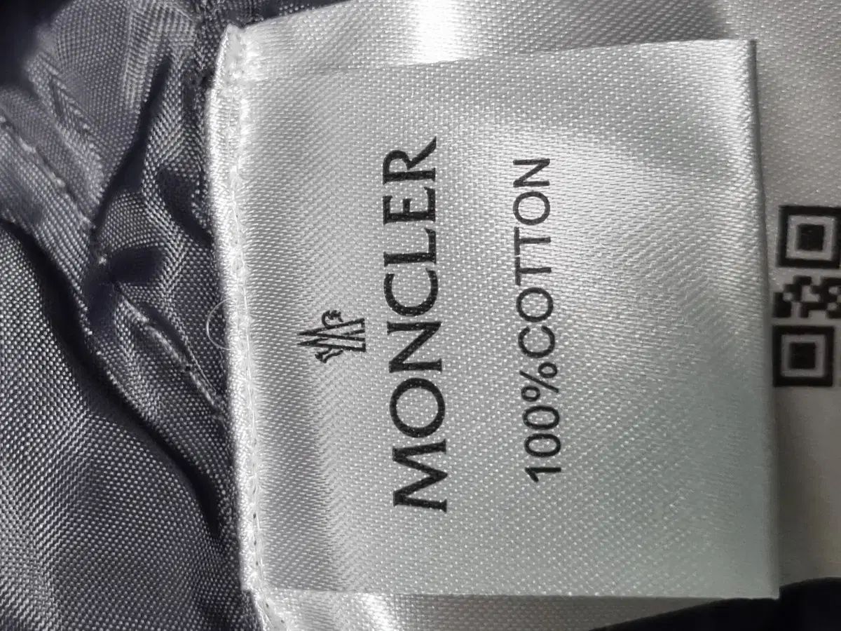 MONCLER モンクレール
