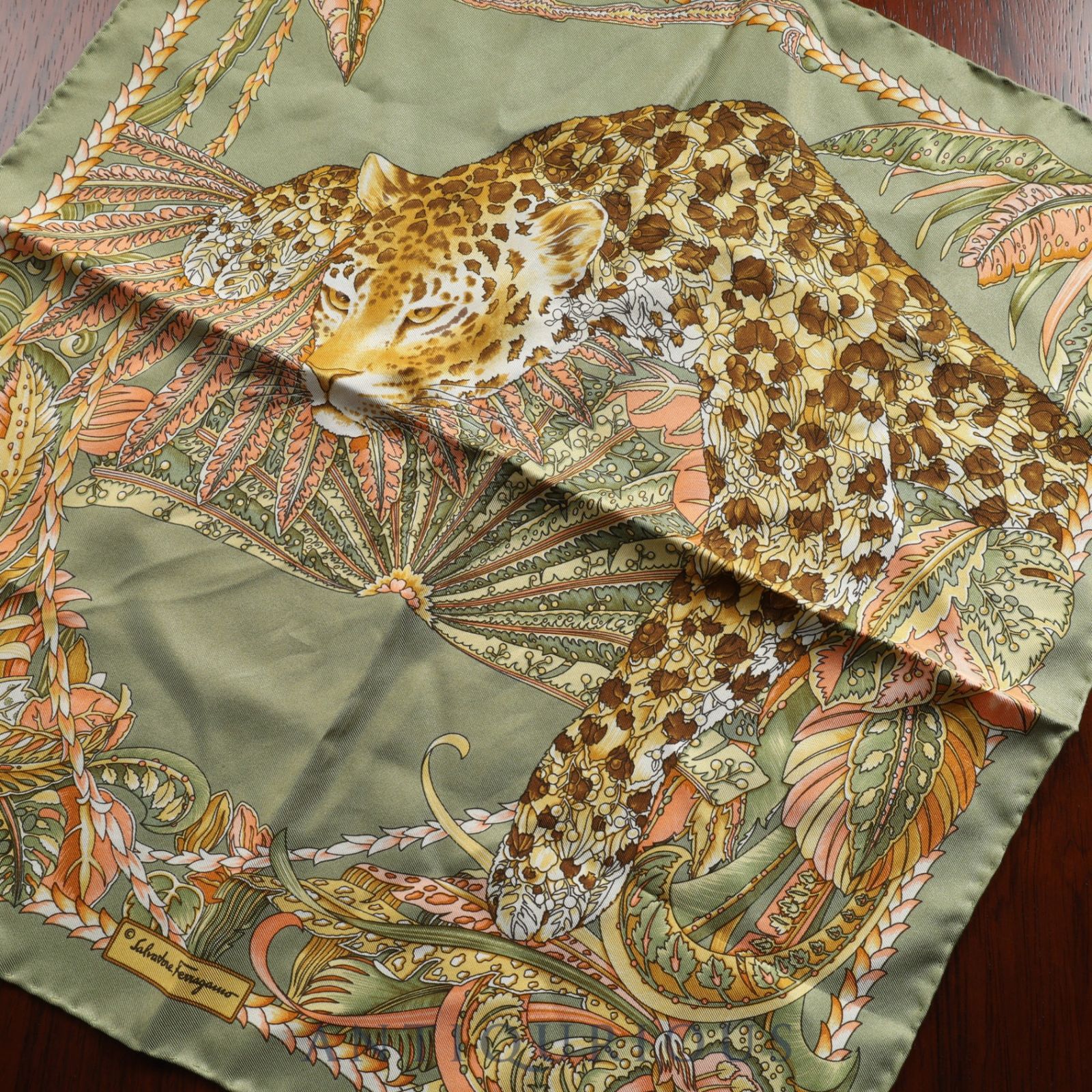 SALVATORE FERRAGAMO サルヴァトーレ フェラガモ スカーフ アニマル 豹 SILK
