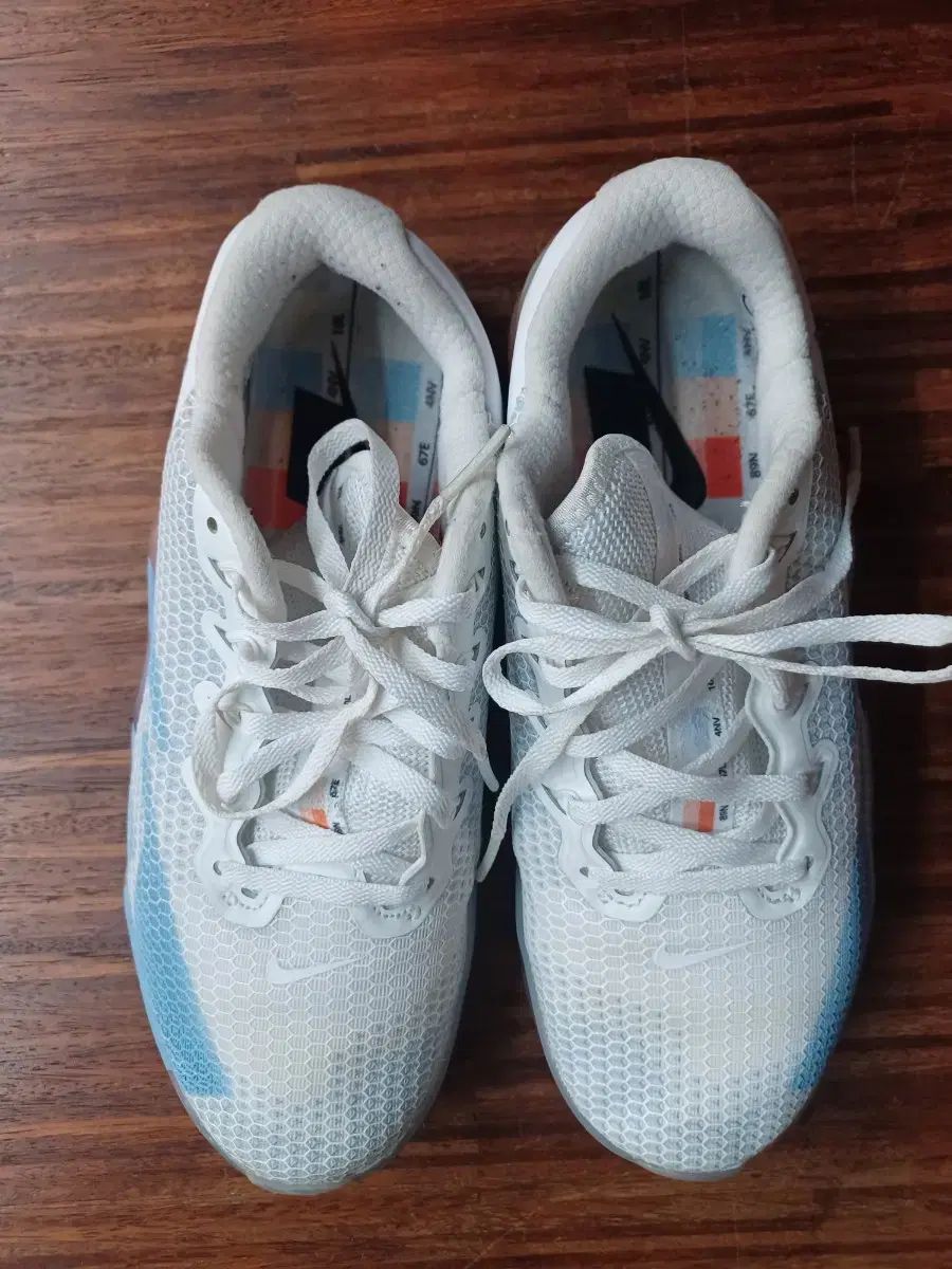 NIKE ナイキ メトコン 5 245