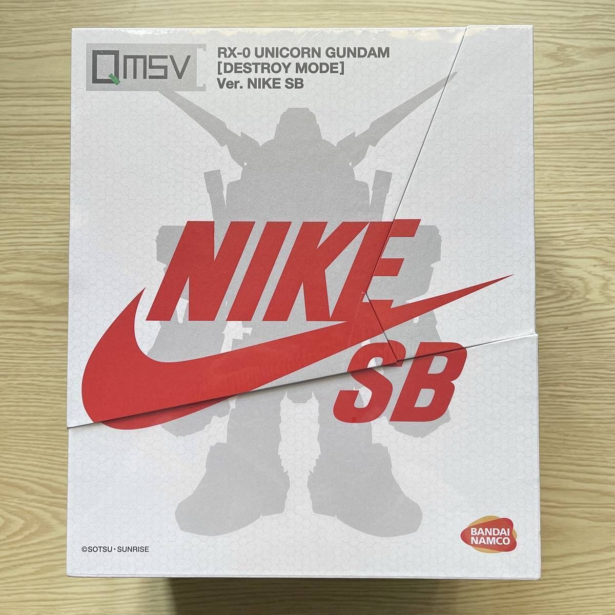 Nike x DUNK x SB ユニコーン ＆ バンシィ ガンダム 2体セット