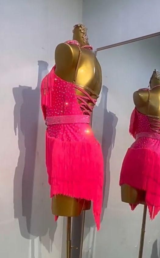 オーダーメイド 社交ダンス衣装　羽毛 ラテンワンピースドレス 色変更可 オーダーメイド 社交ダンス衣装 ラテンワンピースドレス 色変更可