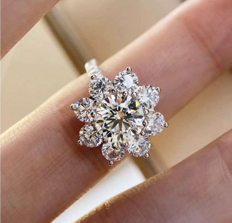 最高品質‼️モアサナイト✨サンフラワー 人工ダイヤモンド リング0.5ct