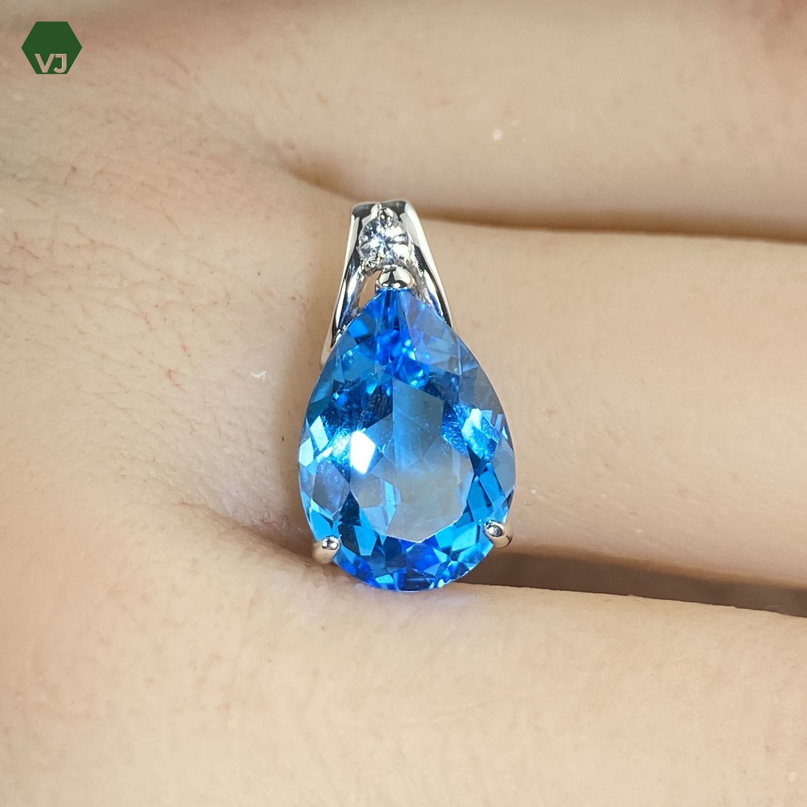 24-16】ブルートパーズ ホワイトサファイア ペンダントトップ 6.17ct 