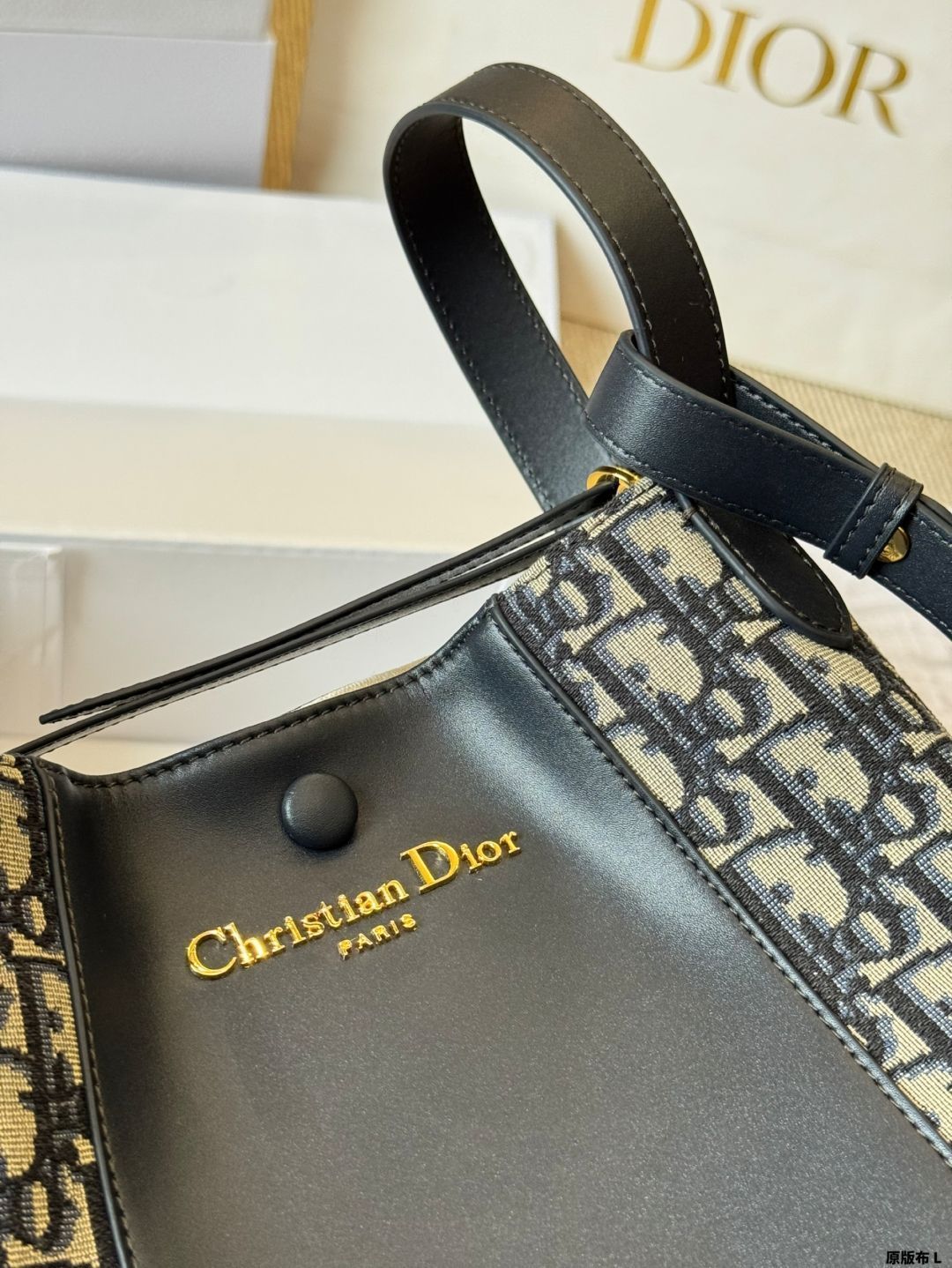 【2025年夏の新作♪】Dior Signature バケットバッグ ミディアム ディオール25年春夏ウィメンズバッグ「シグネチャー」“CD”総柄