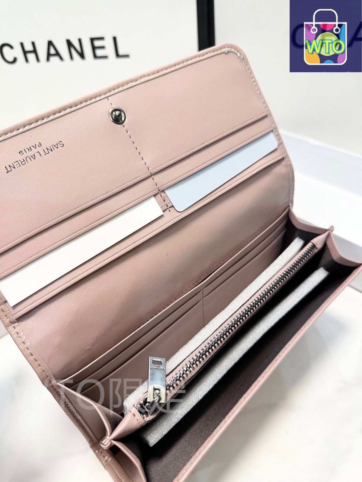 クラシックシリーズ 高品質レザーと実用的なファッションデザインを備える