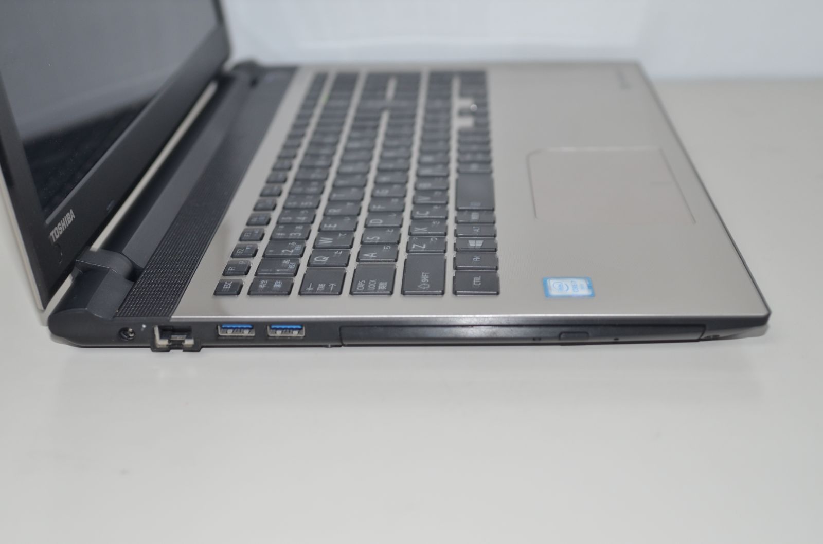 中古ノートパソコン 東芝 AZ85/UG Windows11+office 爆速SSD512GB core