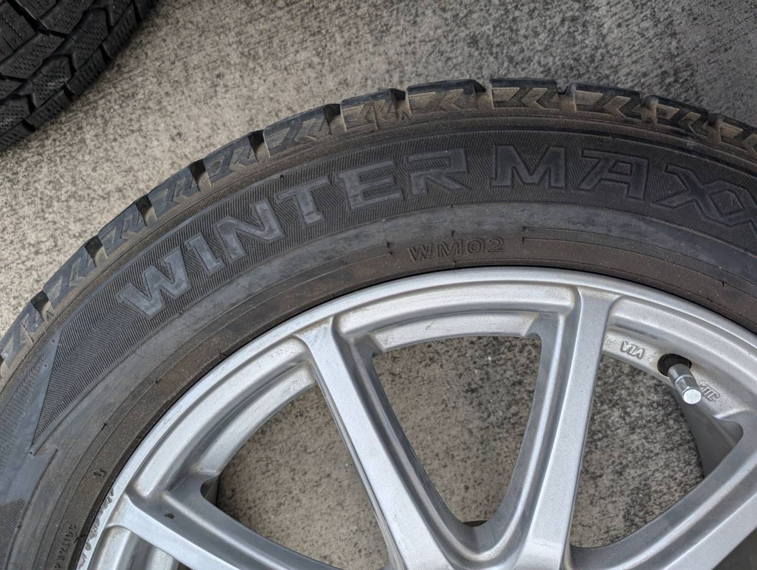 ダンロップ ウィンターマックス スタッドレスタイヤ 4本セット 215/55R17 94Q