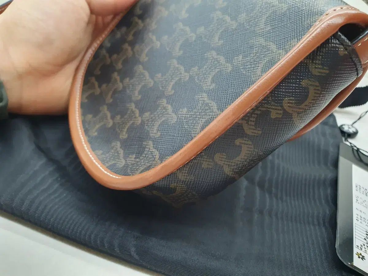 Celine セリーヌ