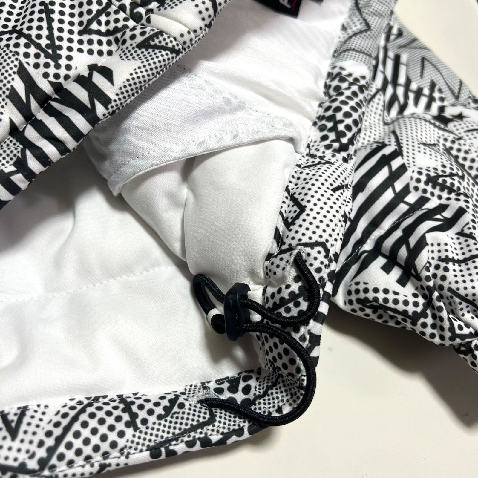 極美品 PING 中綿ブルゾン L パンツ M セットアップ 総柄 白 星 ロゴ 極美品 PING 中綿ブルゾン L パンツ M セットアップ 総柄 白 星 ロゴ 極