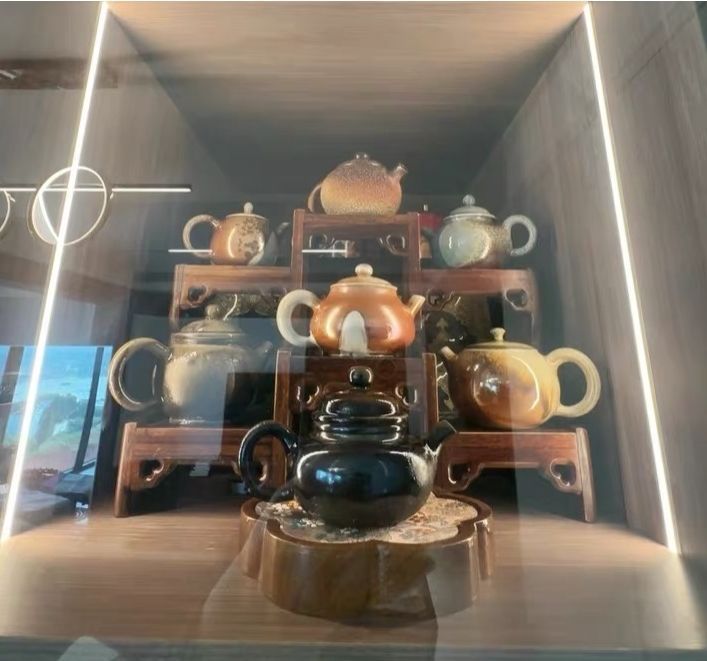 梅実木　棚　茶器立て　工芸品　紫砂　急須　ボーグ架　置物　展示ラック Amazon.co.jp: 梅実木 棚 茶器立て 工芸品 紫砂 急須 ボーグ架