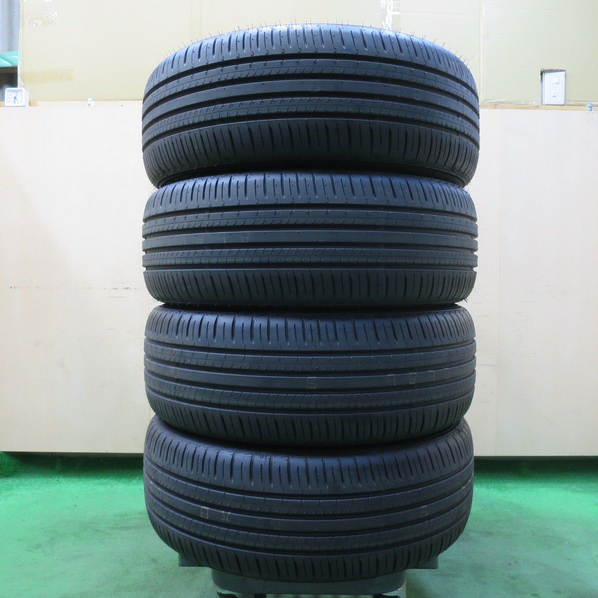 [送料無料] 新車外し！24年215/50R18 ダンロップ エナセーブ EC300+ タイヤ 18インチ ヤリスクロス CX-3 等5030614イノタ