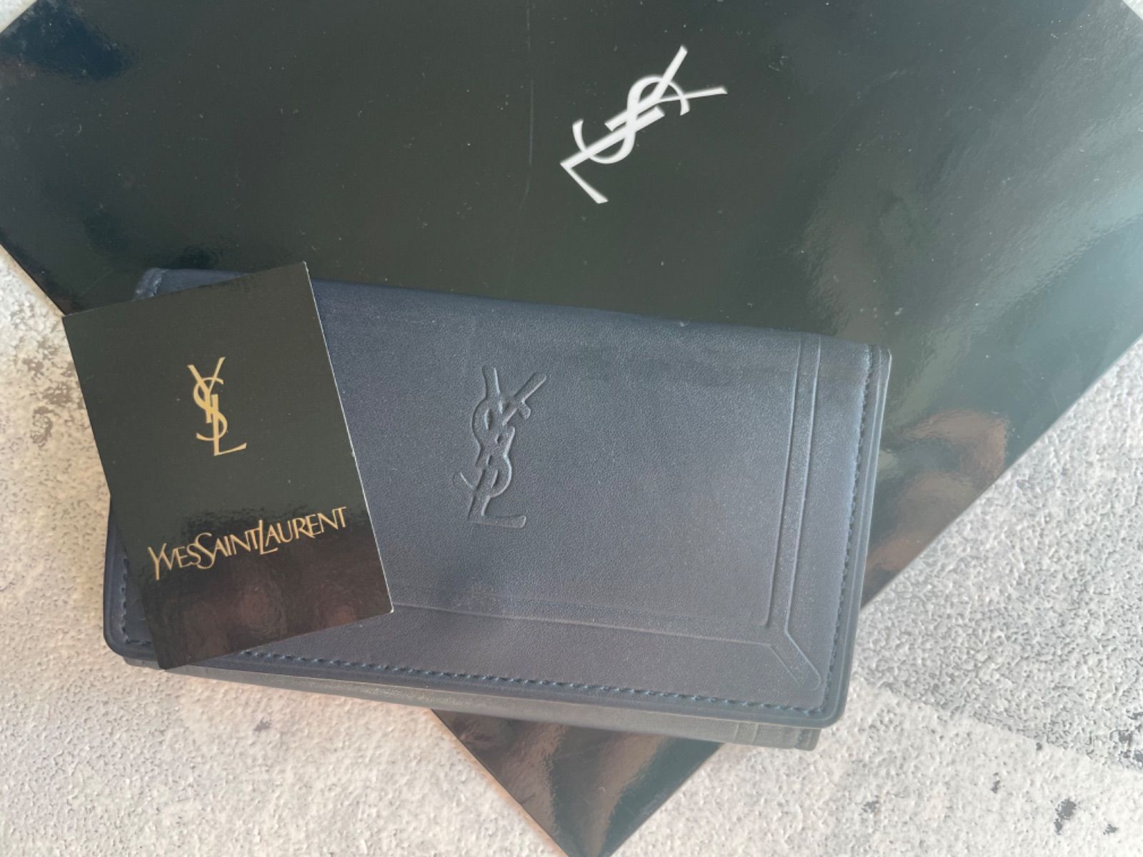 Yves Saint Laurent カサンドラロゴ レザーキーケース ネイビー - メルカリ 