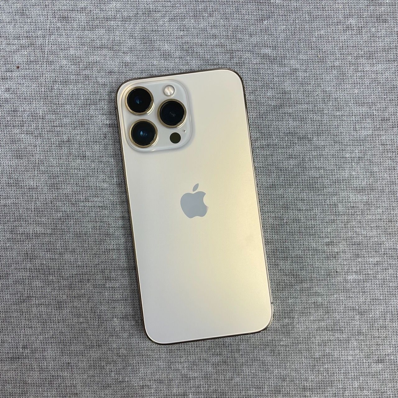 iPhone 13Pro 256 ゴールド Softbank 版 SIMフリー - メルカリ