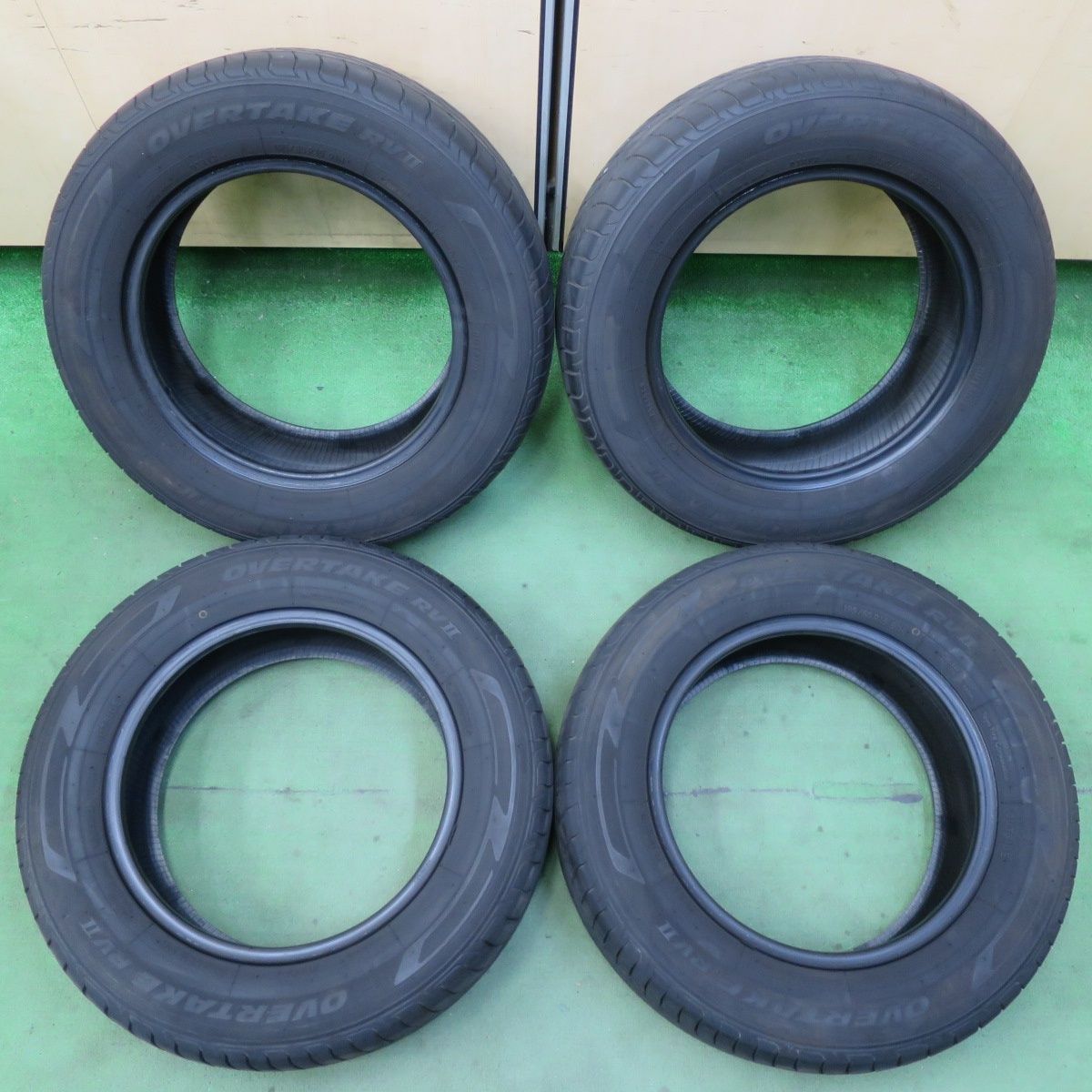 バリ溝!23年!9.5分☆195/65R15 オーバーテイク RV2 トーヨー製 バリ溝!23年!9.5分☆195/65R15 オーバーテイク RV2 トーヨー製