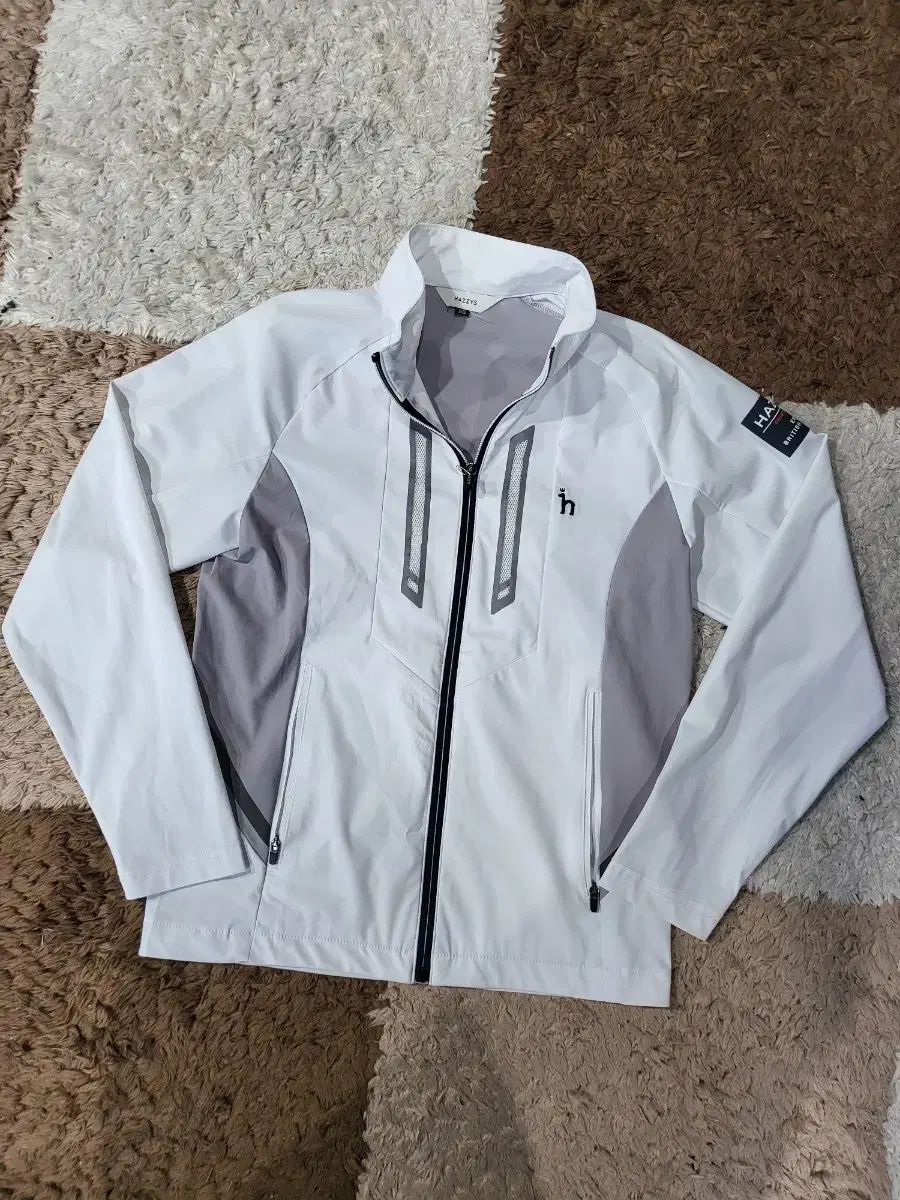 お見逃し無く！ HAZZYS ヘジス レディス ゴルフ ウィンドブレーカー ジャケット 80 誇り