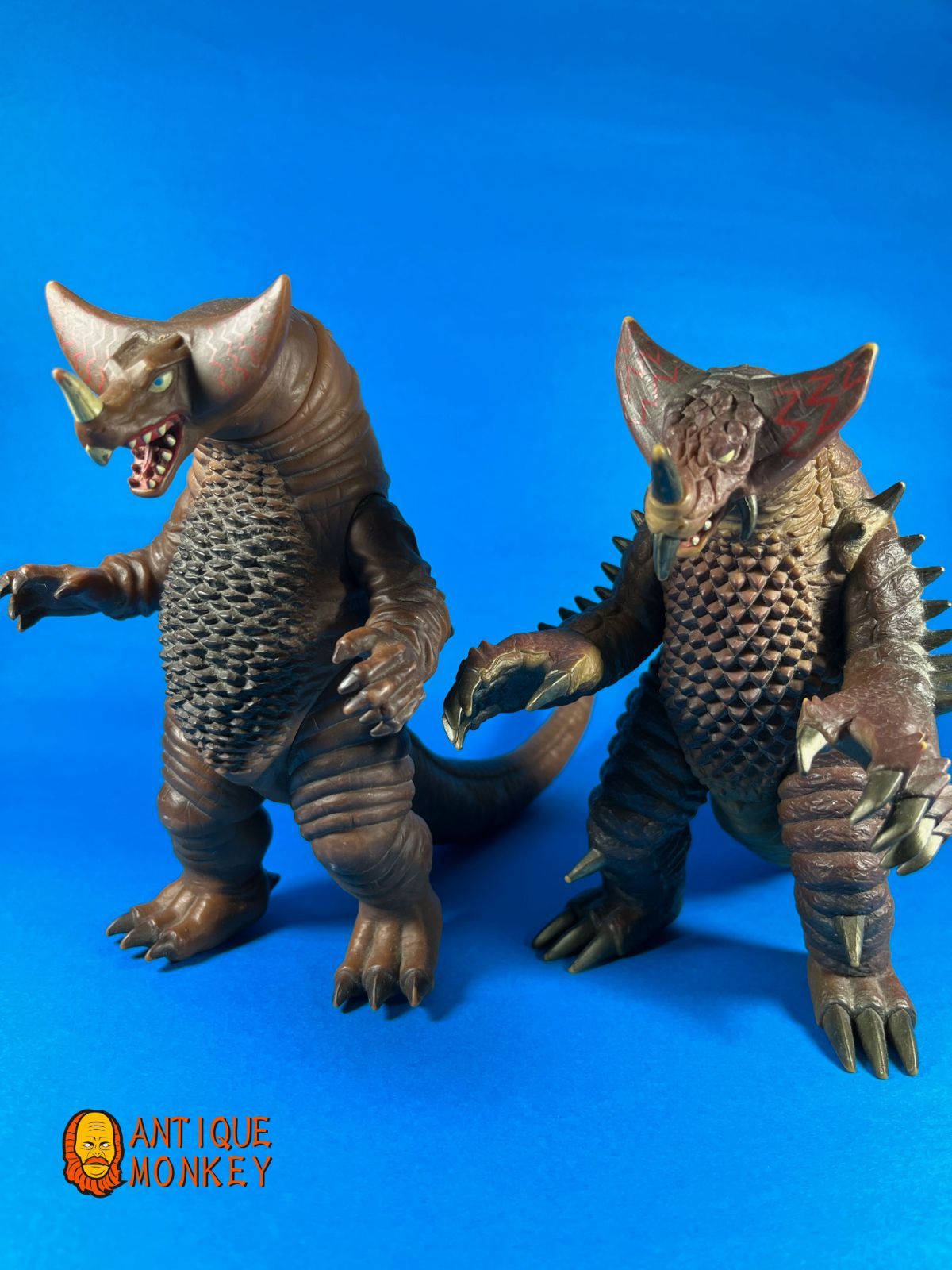 b shop ウルトラ怪獣シリーズ 古代怪獣ゴモラ & ＥＸゴモラ - フィギュア