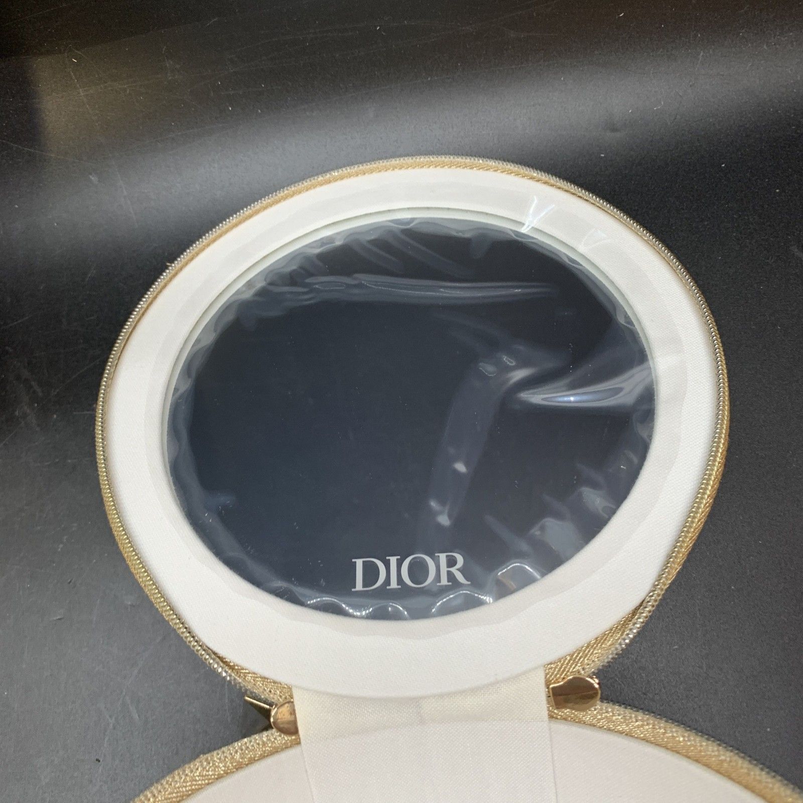 【新品未使用】Dior ディオール トラベル ポーチ 手鏡付　希少 レア 大きめ Dior - Dior ポーチの通販 by Saori｜ディオールならラクマ