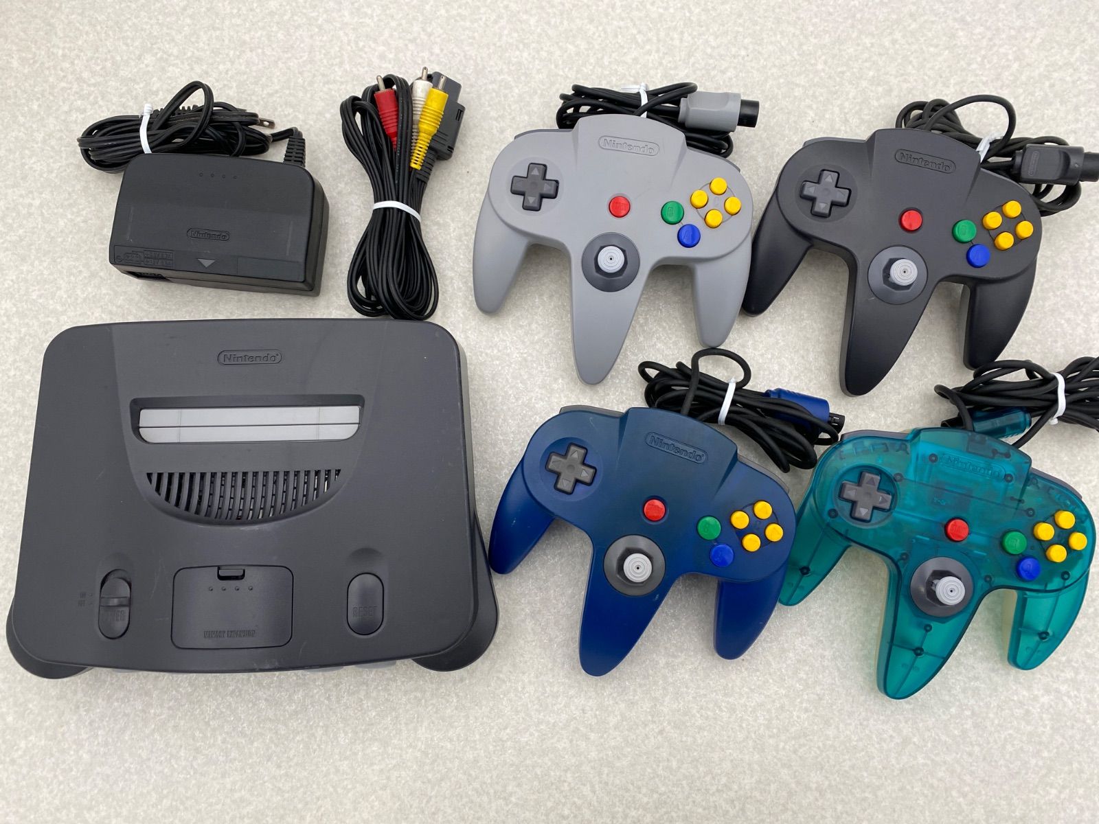 ニンテンドー64 本体 コントローラー4点 動作品