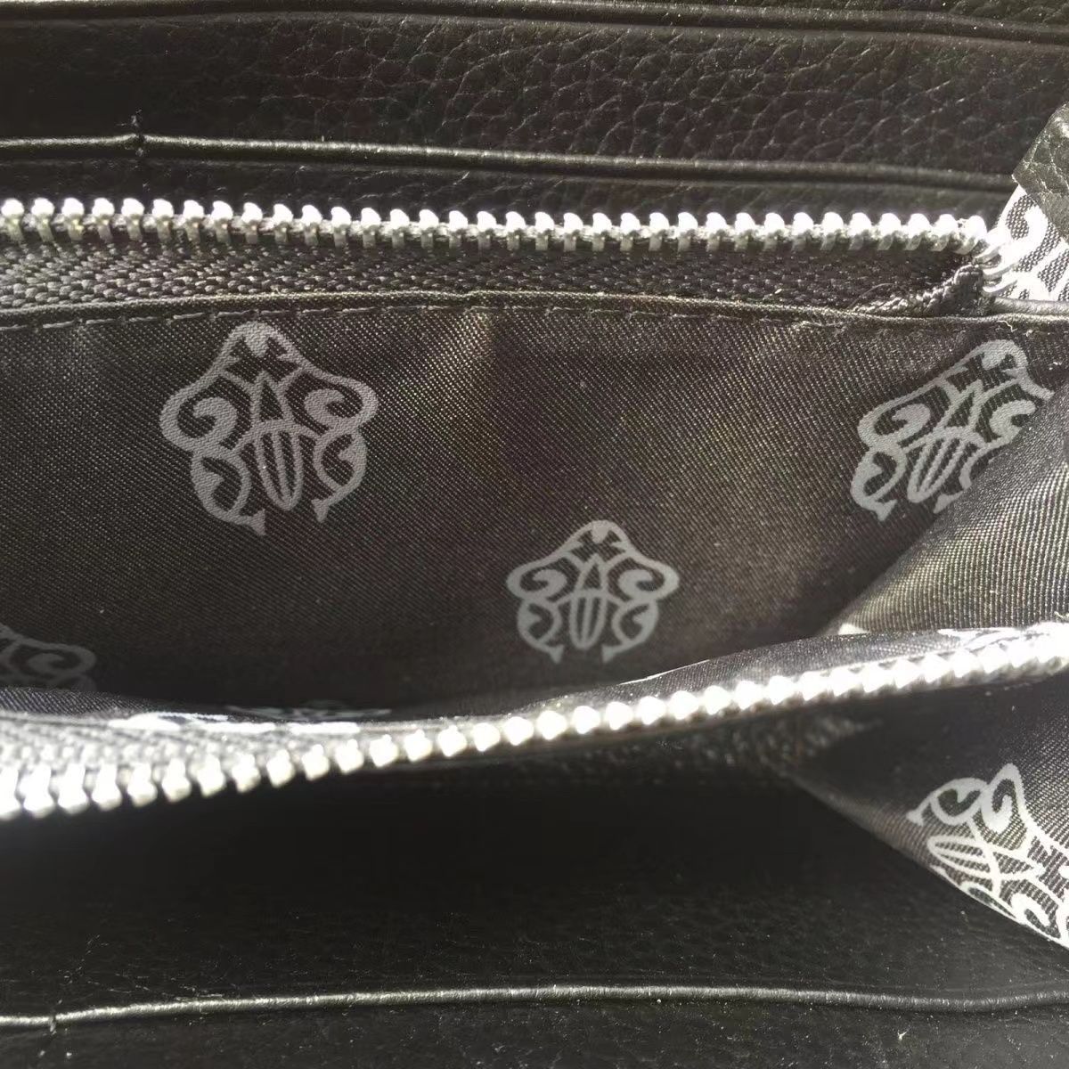 新品未使用】CHROME HEARTS クロムハーツ牛革財布 ジッパー財布 黒いカードケース - メルカリ