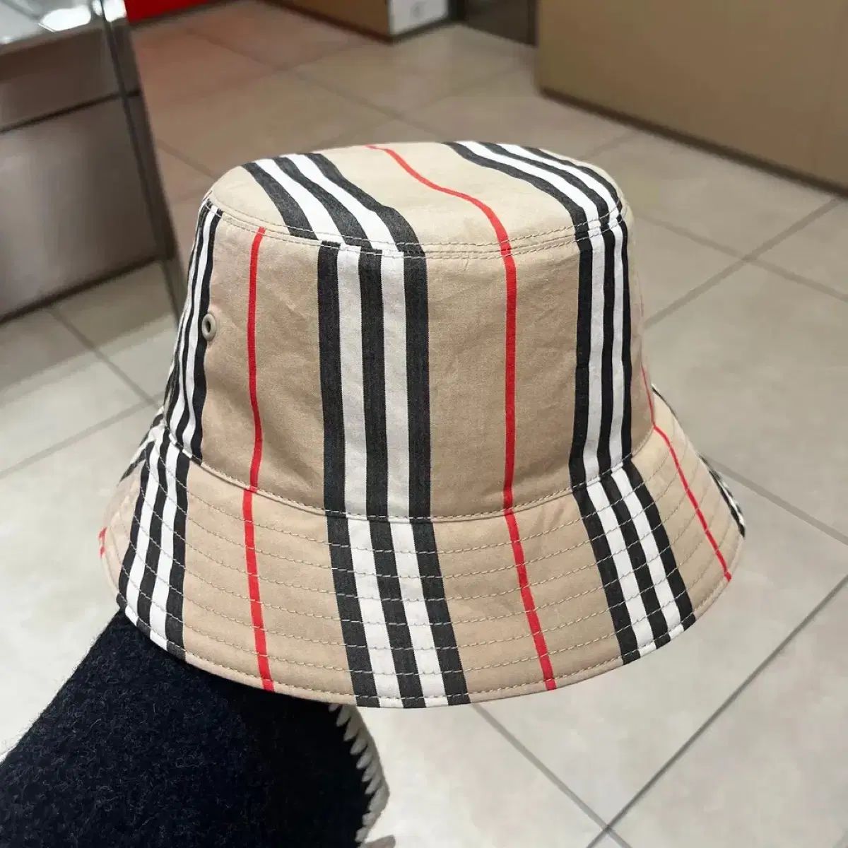 BURBERRY バーバリー リバーシブル バケットハット BURBERRY バケット