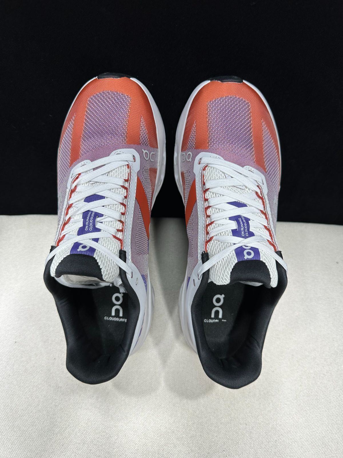 【関税込み】On レッド Cloudsurfer スニーカー On: レッド Cloudsurfer スニーカー | SSENSE 日本