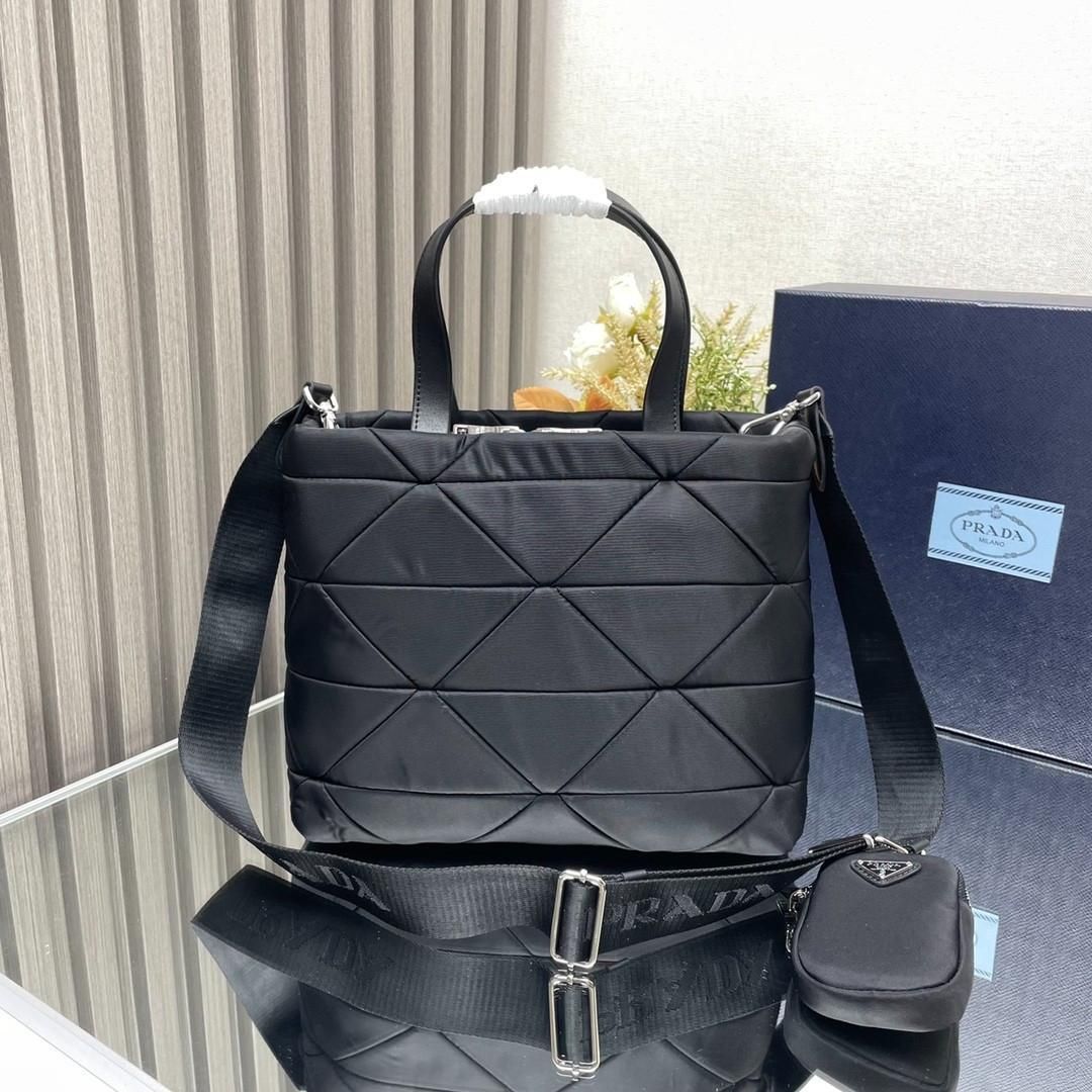 【PRADA】Sale★パデッドRe-Nylon ショルダーバッグ 三越伊勢丹 | PRADA/プラダ_Women通販 | Re-Nylonパデッド