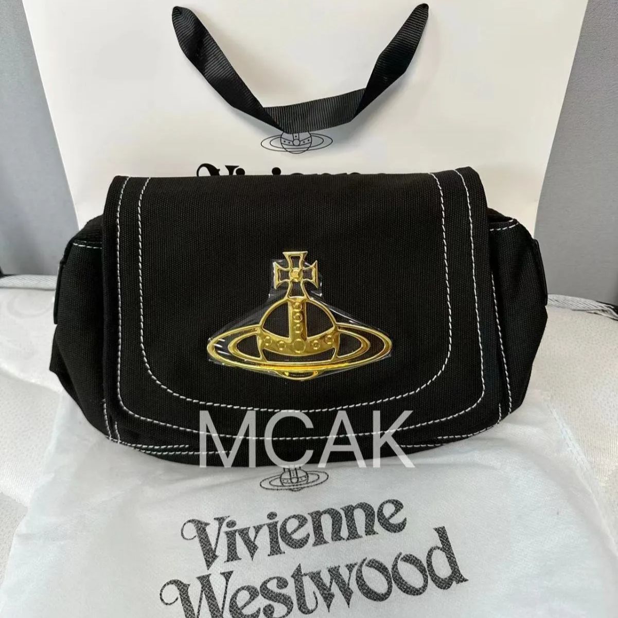 美品 Vivienne Westwood ヴィヴィアン ウエストウッド ロングショルダーバッグ 斜め掛け メッセンジャーバッグ 男女兼用 レディース ファッション エッジウェア ショルダーバッグ  ブラック