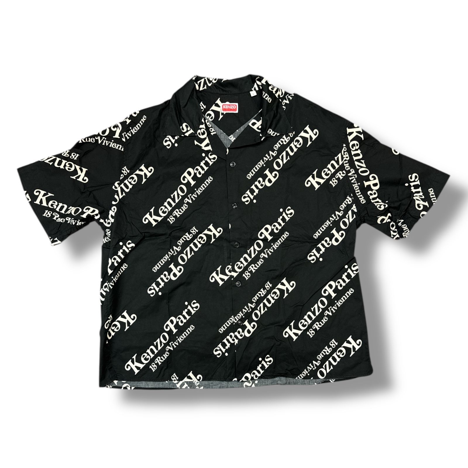 参考上代61600円 KENZO × VERDY 23AW SS SHIRT 半袖シャツ オープン シャツ 総柄 ケンゾー ヴェルディ コラボ FE55CH1119P4 ブラック L 82172A7