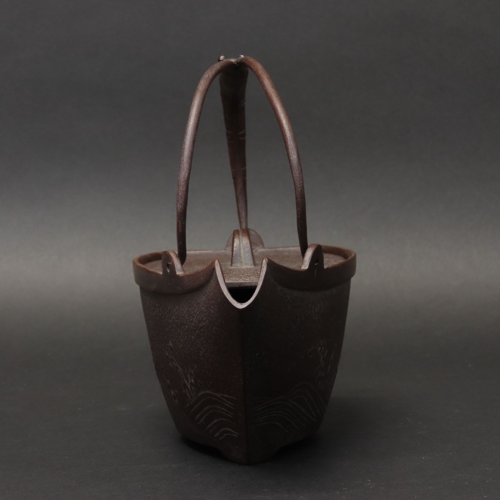 01s80 人間国宝 高橋敬典 真作保証 舟形鉄銚子 波地紋 海老提手 朱塗銀