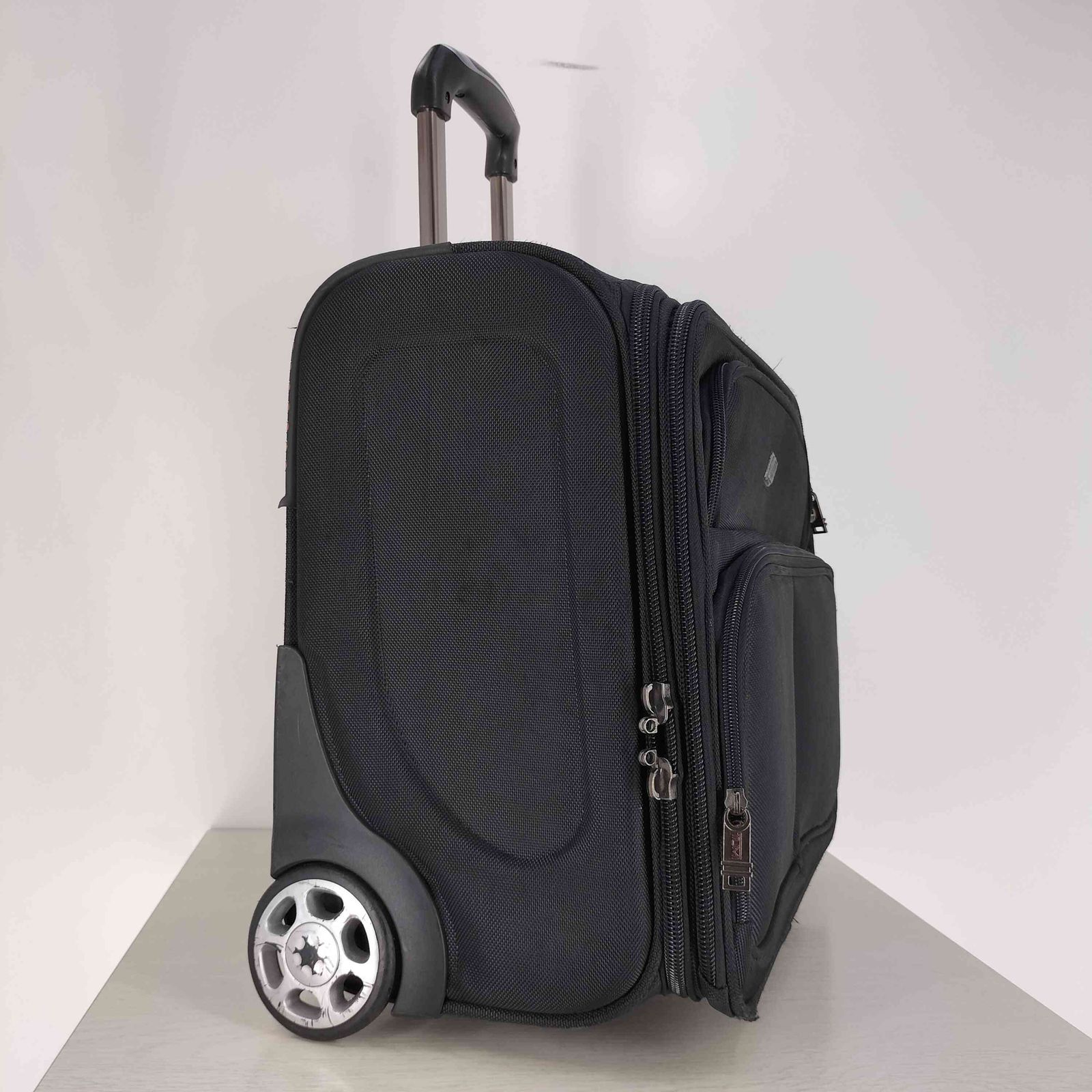 トゥミ TUMI ロゴプレート ビジネスキャリーケース メンズ 表記無