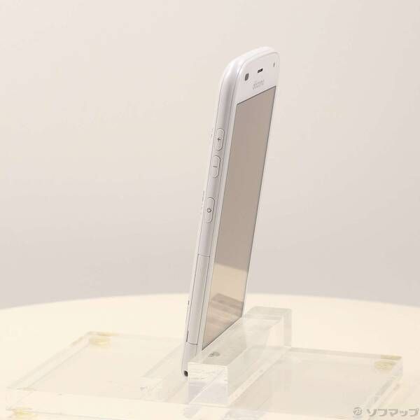 中古品〕 らくらくスマートフォン 32GB ホワイト F-42A docomo