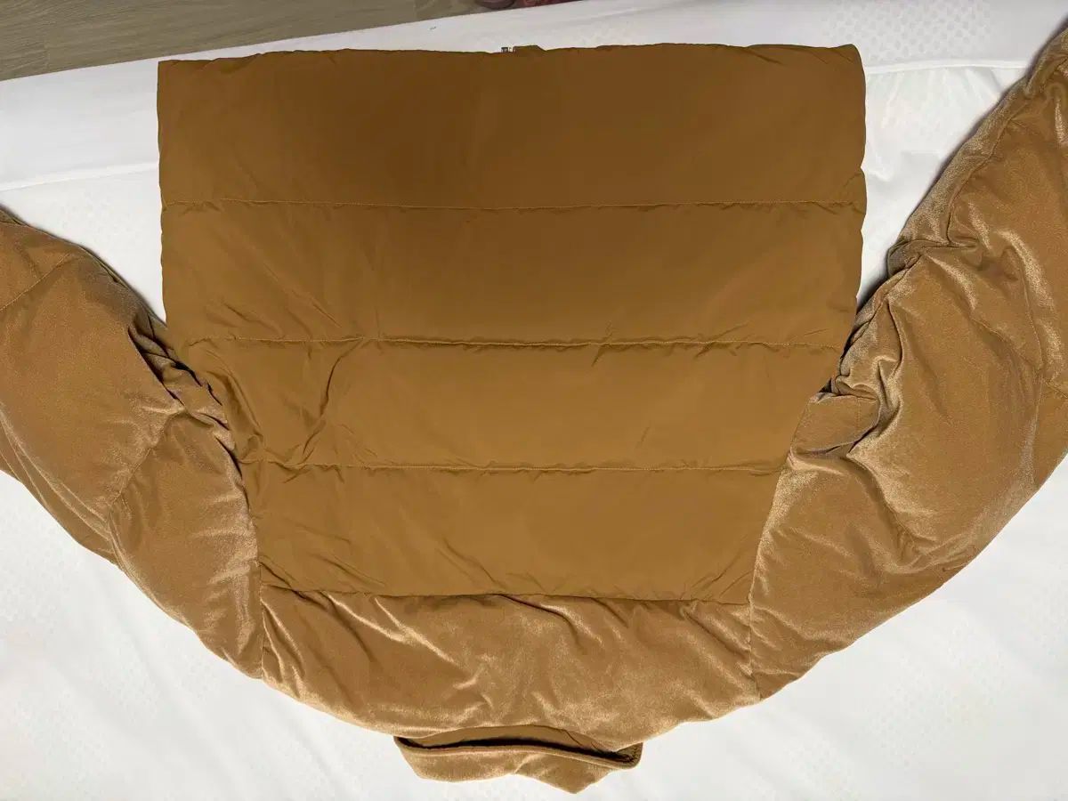 アディダス ツアーベルベット