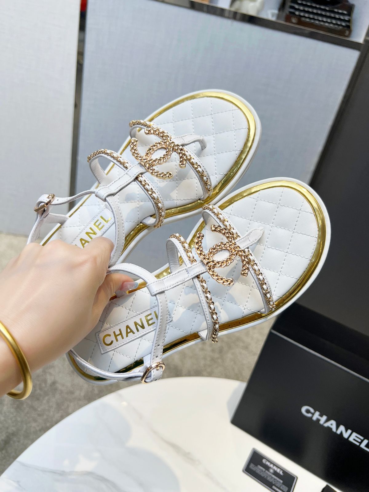 最終お値下げ❗️CHANEL ホワイト ストラップサンダル CHANEL アンクルストラップサンダル01-3 - メルカリ