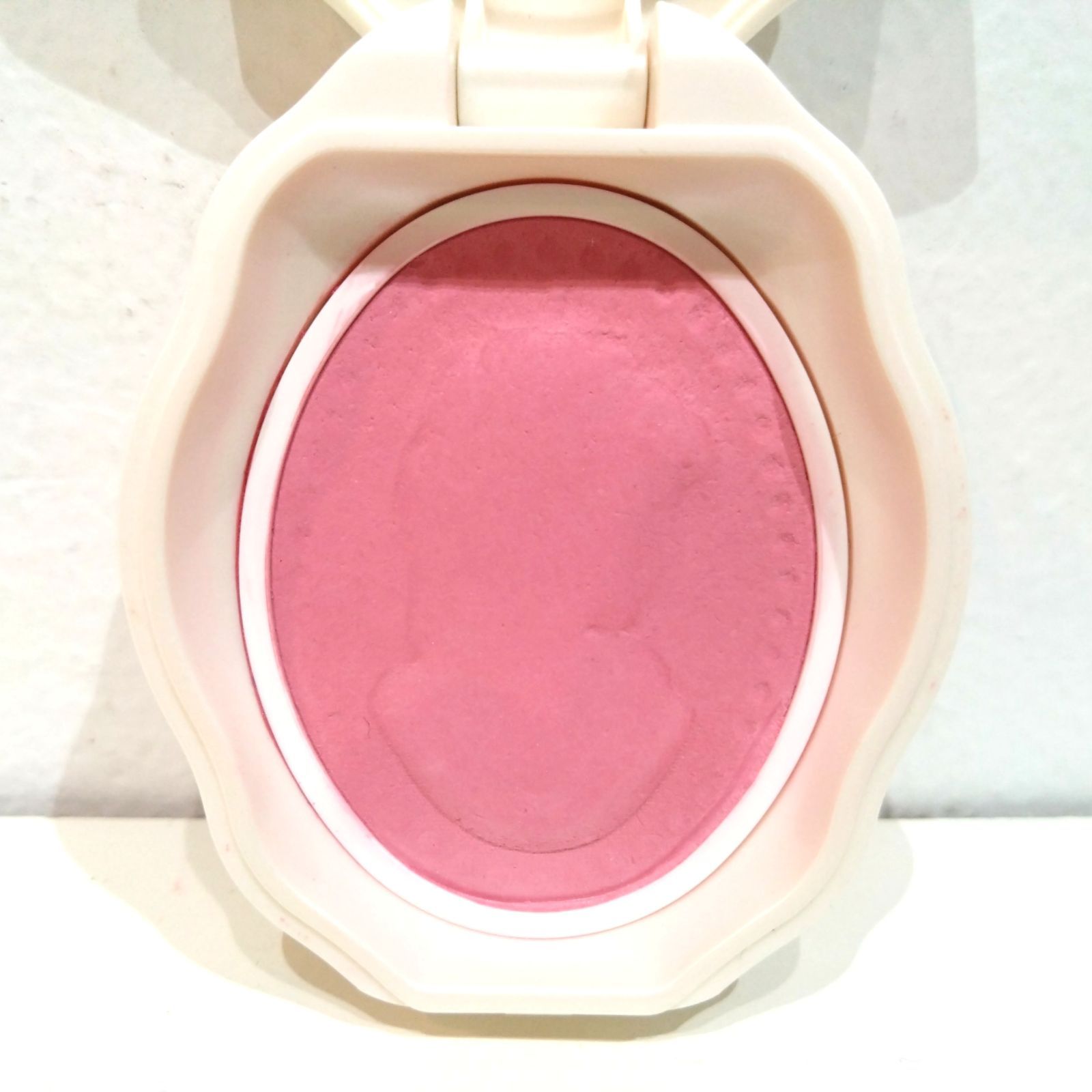 7967 レ・メルヴェイユーズ ラデュレ プレスト チークカラー N 03 Les Merveilleuses Laduree Pressed  Cheek Color N 03 - メルカリ