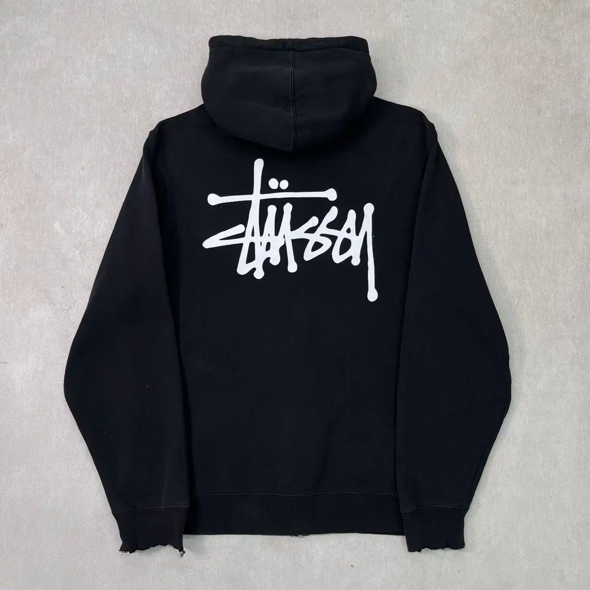 100 STUSSY(ステューシー) ベーシック フード付き ジップアップ