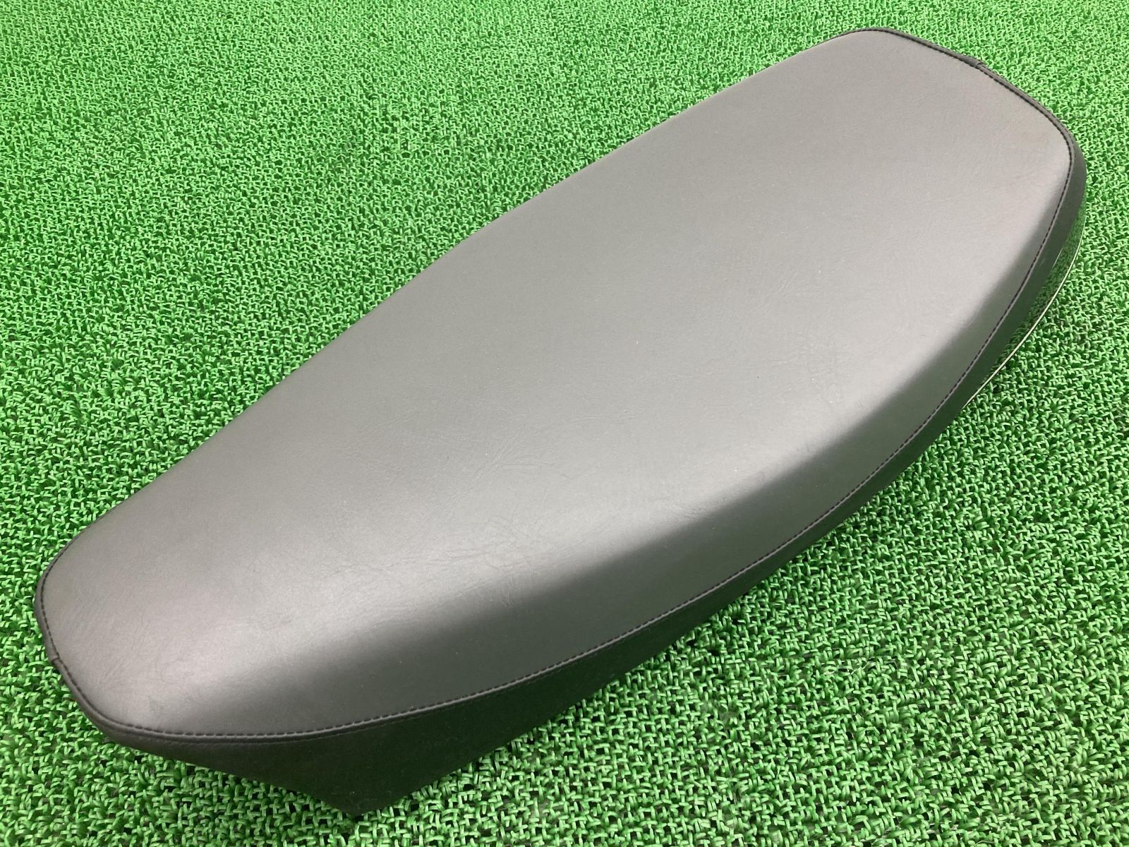 SR400 シート ヤマハ 純正 中古 バイク 部品 RH01J シートカウル 車検証入れ付き 綺麗 良品 破れ無し 車検 Genuine