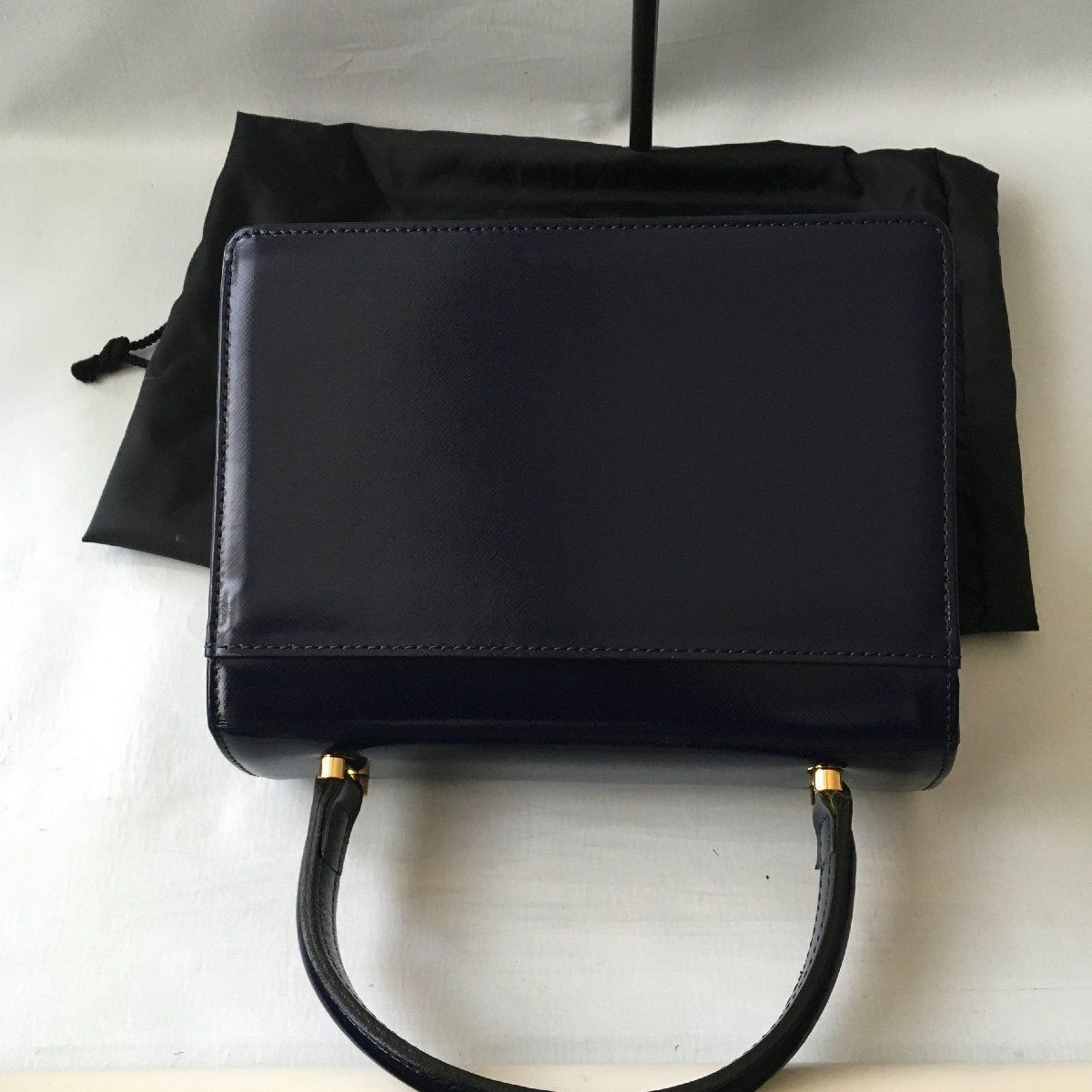 本物正規品ジャンニ・ベルサーチボストンバックブラックカラー大きめサイズ 本物正規品ジャンニ・ベルサーチボストンバックブラックカラー大きめ